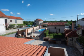 Holiday Home Luka Pridraga
